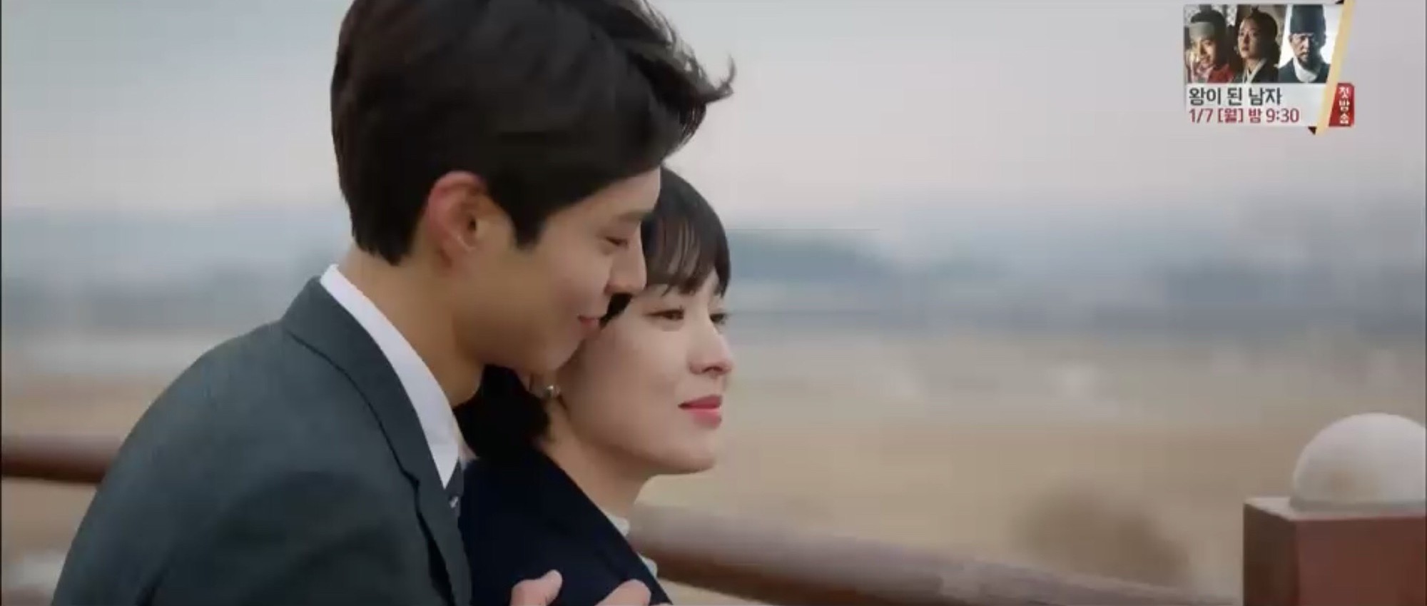 Nụ hôn nồng cháy của Song Hye Kyo và Park Bo Gum khiến rating Encounter tăng mạnh