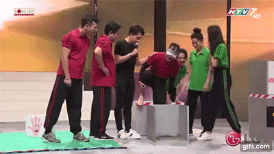 Công Vinh quá nữ tính trước Thủy Tiên, khiến Trấn Thành liền ném tung cuốn sổ Công Vinh quá nữ tính trước Thủy Tiên, khiến Trấn Thành liền ném tung cuốn sổ