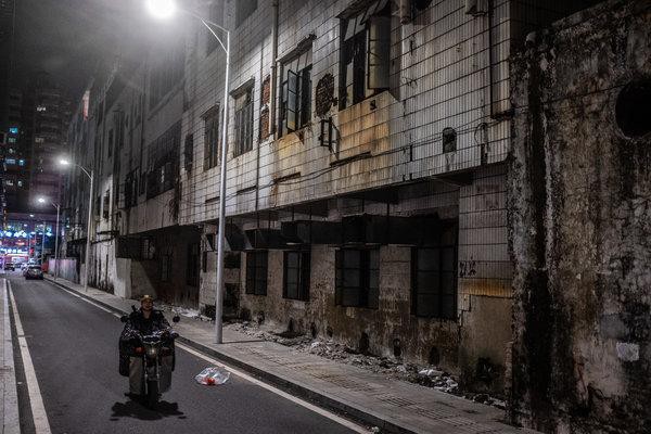 Dấu hiệu rõ ràng nhất cho thấy kinh tế Trung Quốc đang lao đao: Hàng loạt lao động phải về quê ăn Tết sớm tới 2, 3 tháng