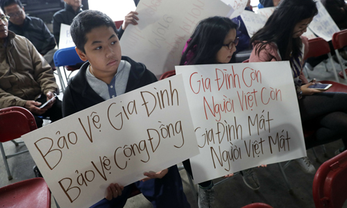 Người Việt ở New Orleans biểu tình phản đối lệnh trục xuất của Trump