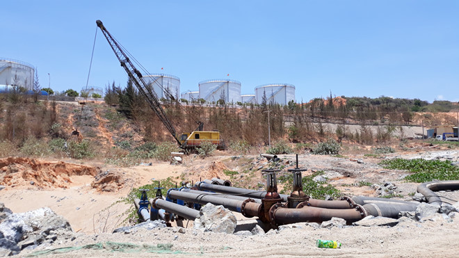 Trùm đường dây buôn lậu xăng dầu 2.000 tỷ lĩnh 10 năm tù