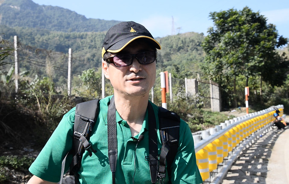 Video - Ảnh: Điểm đen dốc Cun được lắp rào chắn công nghệ bánh xoay của Hàn Quốc