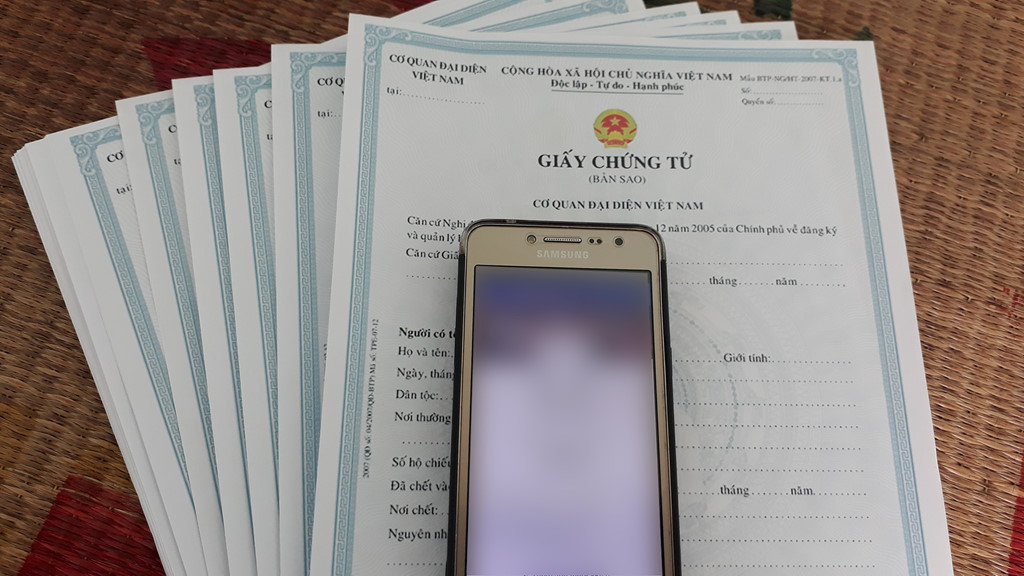 Hacker đánh sập Facebook cá nhân bằng giấy chứng tử tại VN