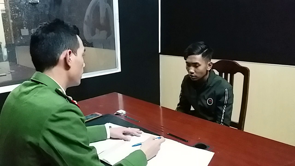 Kẻ rải đinh trên cầu vượt biển Tân Vũ - Lạch Huyện là thợ sửa xe