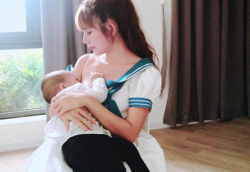 12 mỹ nhân vòng 1 ngoại cỡ vén áo cho con bú đẹp đến nghẹt thở