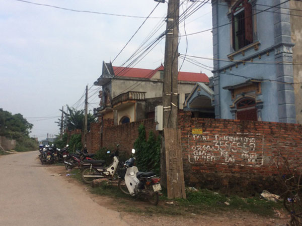 Vụ giết người đi mua cá lúc nửa đêm: Tìm thấy dao, vết đỏ nghi là máu ở nhà người đi cùng