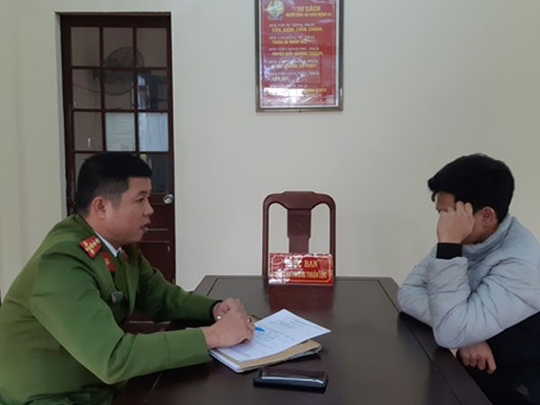 Nam thanh niên trộm điện thoại mới của người yêu