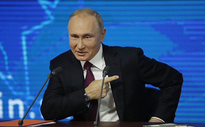 Bị phóng viên bất ngờ hỏi bao giờ cưới vợ, ông Putin hóm hỉnh tiết lộ chuyện trọng đại