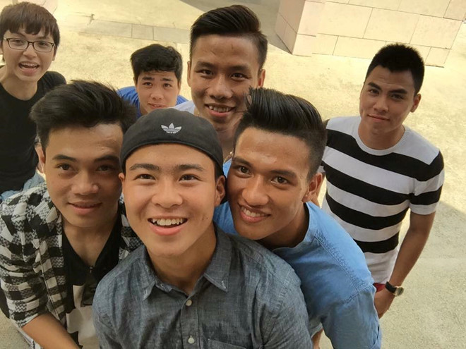 Loạt ảnh bóc phốt tình bạn vừa đáng yêu, vừa...cục súc của bộ đôi Văn Toàn - Đức Huy