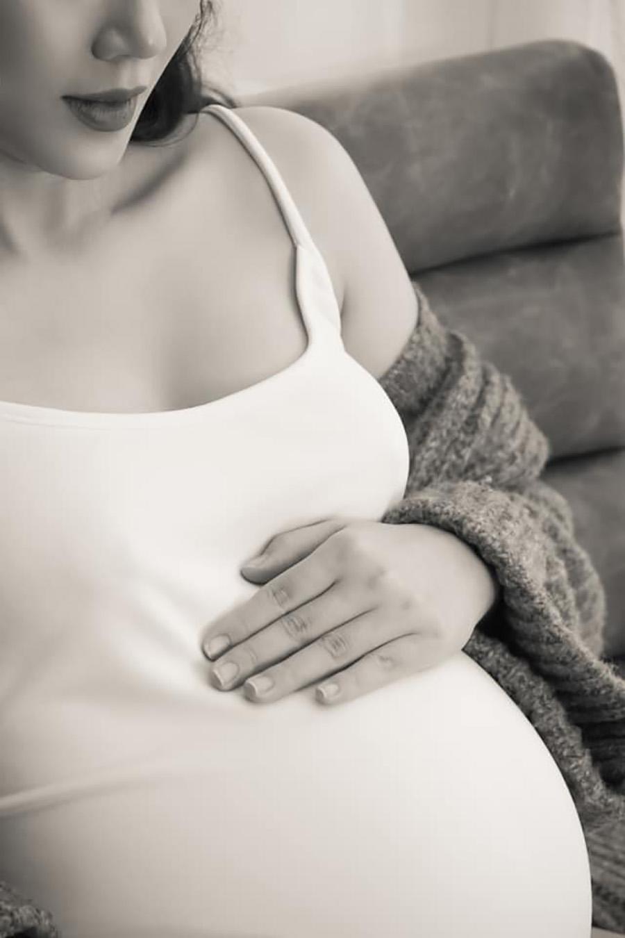 Siêu mẫu Ngọc Thạch xác nhận đang mang bầu lần hai với chồng thiếu gia