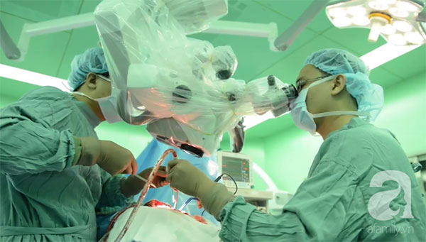 Cảnh báo: Ai hay ăn gỏi và rau sống, coi chừng bị ký sinh tấn công não nguy kịch như người đàn ông này