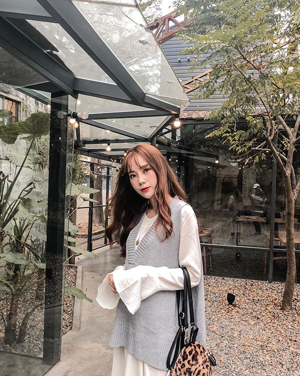 3 mẫu áo mỏng nhẹ, quá hoàn hảo cho tiết trời ai cũng than nóng như mùa hè này