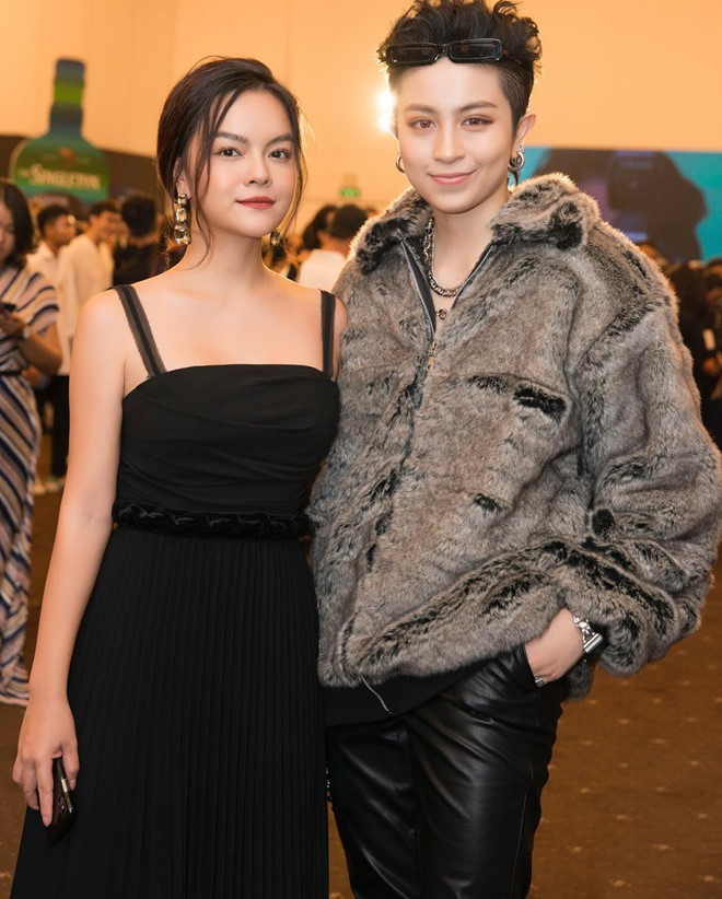 Phạm Quỳnh Anh mặc đẹp, trang điểm kỹ sau khi ly hôn Quang Huy