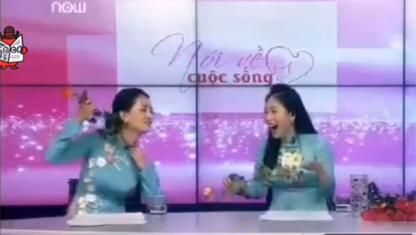 MC Quỳnh Chi gặp sự cố bất cẩn trên sóng truyền hình trực tiếp