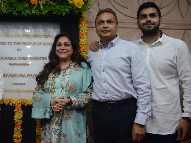 Cuộc sống xa hoa của gia tộc giàu nhất châu Á