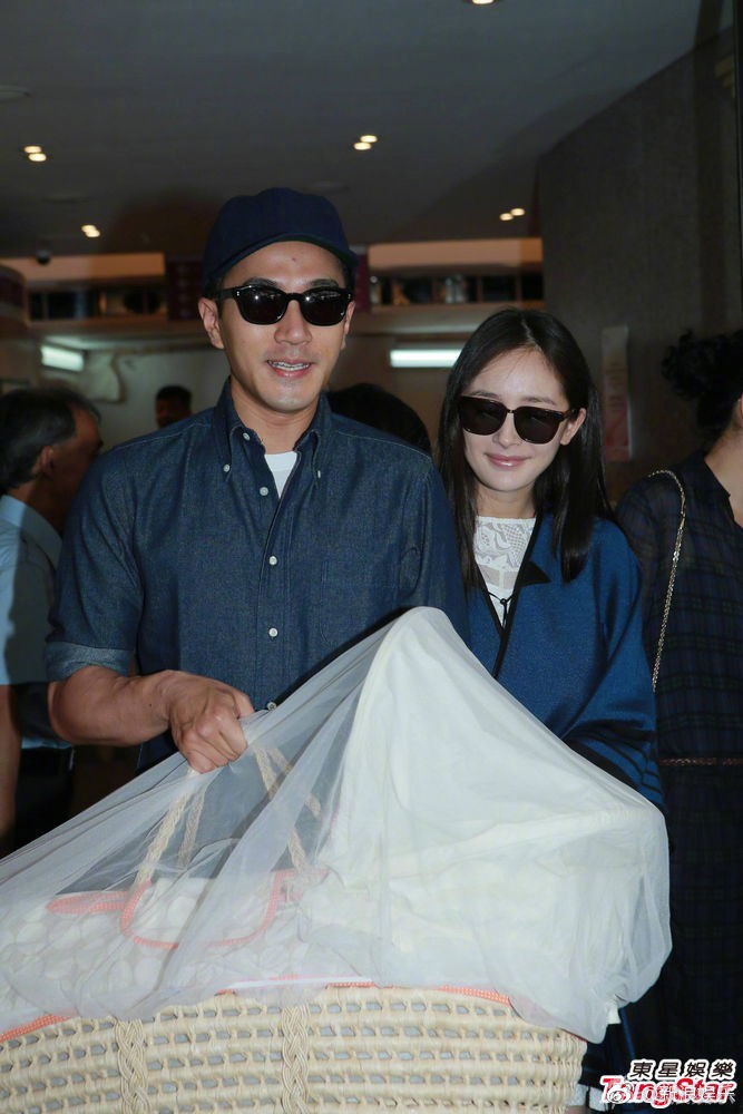 Trước khi ly hôn, Dương Mịch - Lưu Khải Uy từng có những khoảnh khắc mặn nồng đến rụng tim