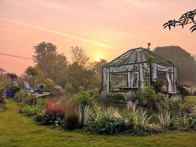 Khu vườn rộng 3000m² đẹp như cổ tích của vợ chồng 40 tuổi quyết định nghỉ hưu sớm về quê tận hưởng cuộc sống