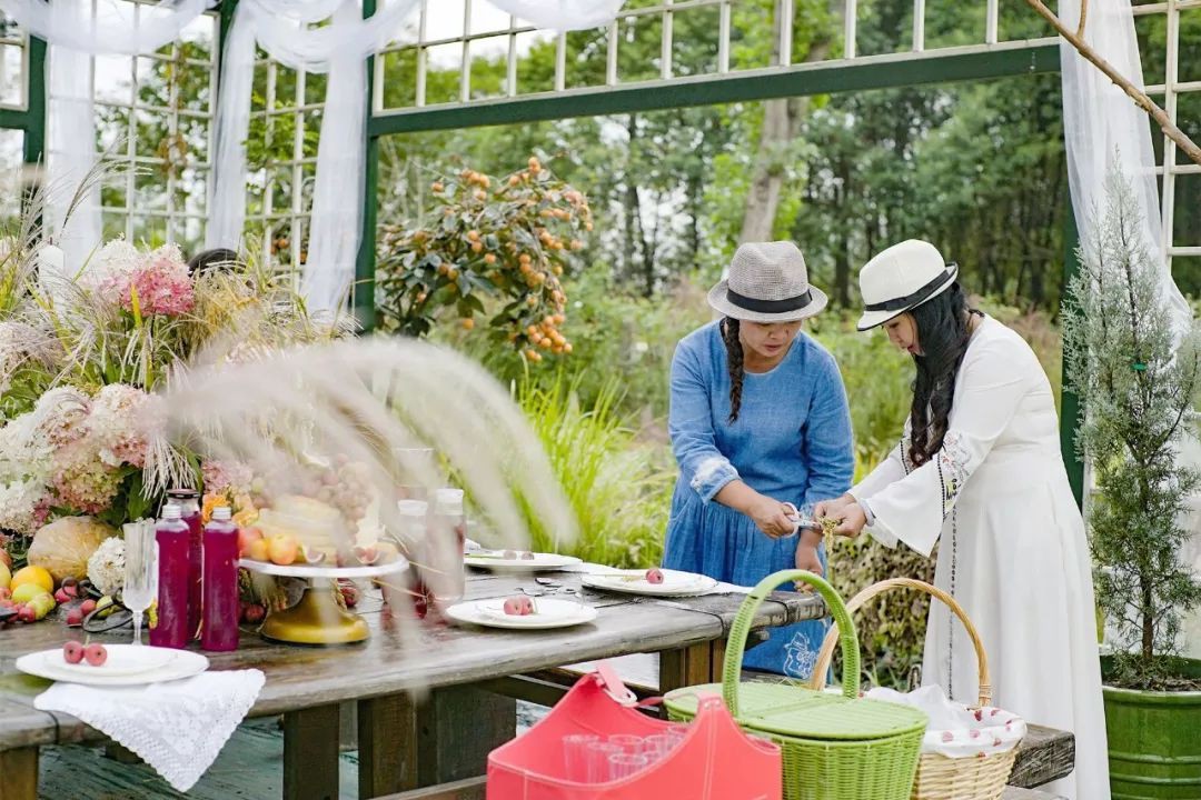 Khu vườn rộng 3000m² đẹp như cổ tích của vợ chồng 40 tuổi quyết định nghỉ hưu sớm về quê tận hưởng cuộc sống