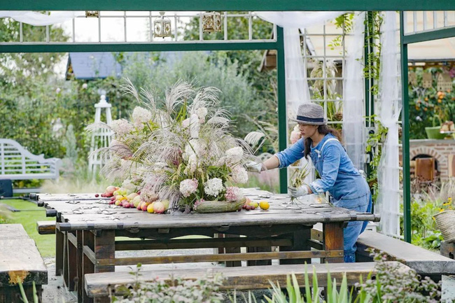 Khu vườn rộng 3000m² đẹp như cổ tích của vợ chồng 40 tuổi quyết định nghỉ hưu sớm về quê tận hưởng cuộc sống