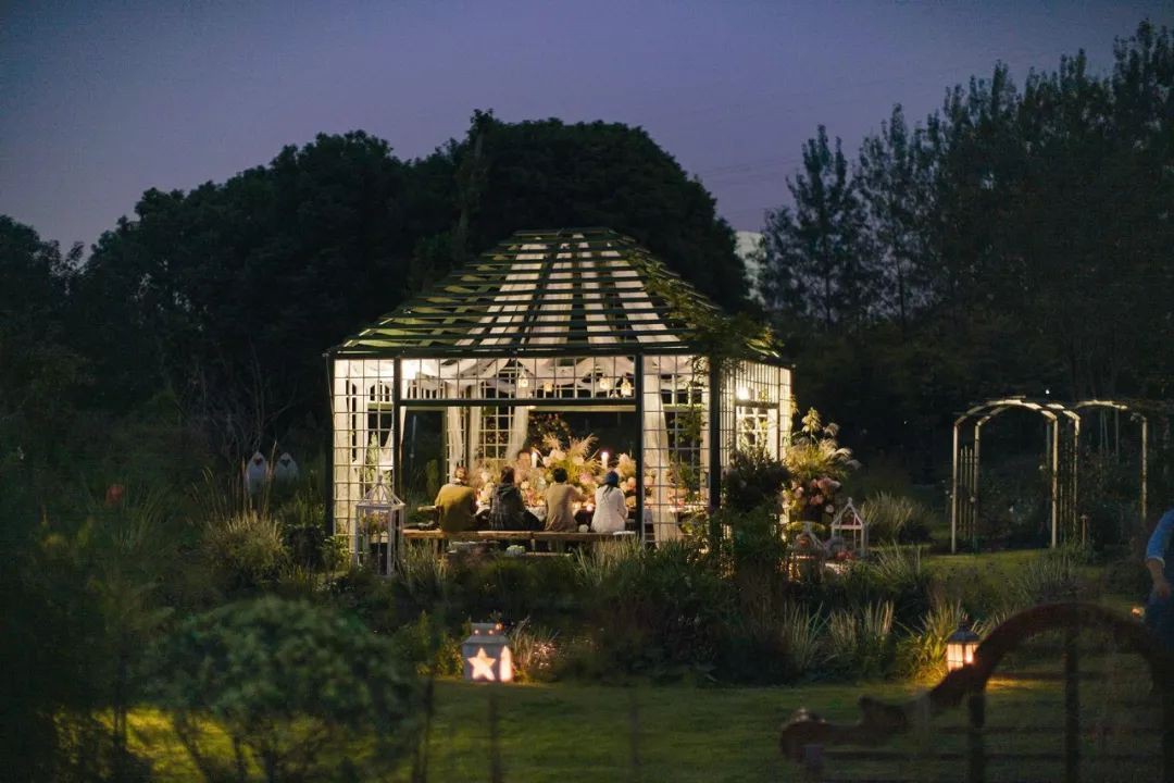 Khu vườn rộng 3000m² đẹp như cổ tích của vợ chồng 40 tuổi quyết định nghỉ hưu sớm về quê tận hưởng cuộc sống