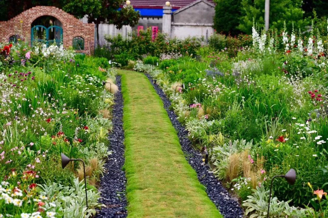 Khu vườn rộng 3000m² đẹp như cổ tích của vợ chồng 40 tuổi quyết định nghỉ hưu sớm về quê tận hưởng cuộc sống