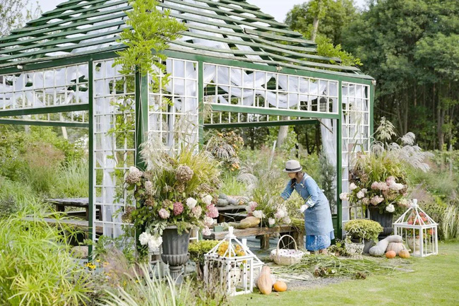 Khu vườn rộng 3000m² đẹp như cổ tích của vợ chồng 40 tuổi quyết định nghỉ hưu sớm về quê tận hưởng cuộc sống