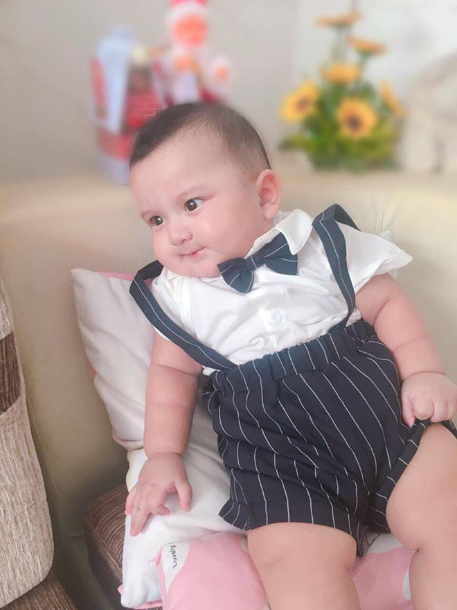 Lâm Tây phiên bản 5 tháng tuổi: Bụ bẫm, tinh nghịch và thần thái chẳng thua gì nguyên mẫu