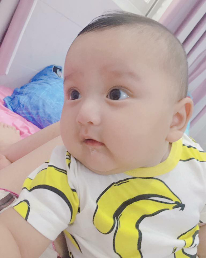 Lâm Tây phiên bản 5 tháng tuổi: Bụ bẫm, tinh nghịch và thần thái chẳng thua gì nguyên mẫu