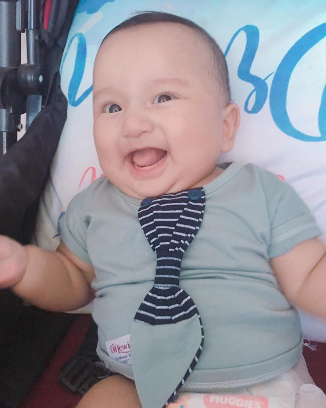 Lâm Tây phiên bản 5 tháng tuổi: Bụ bẫm, tinh nghịch và thần thái chẳng thua gì nguyên mẫu