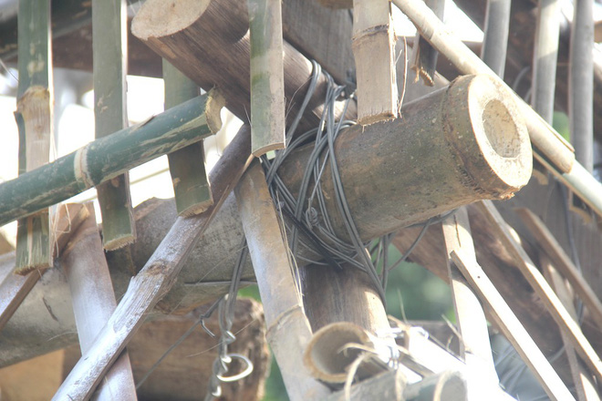 Ngắm cây thông Noel làm từ hàng vạn cây hành và tháp Eiffel bằng tre độc đáo xứ Nghệ