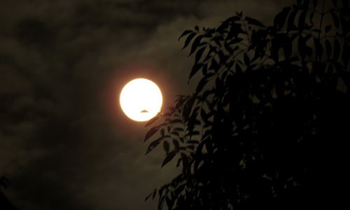 Tại sao phải kiêng chuyện ấy vào ngày rằm?