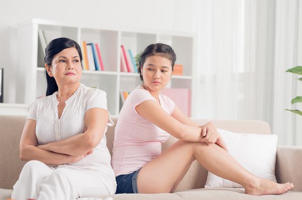 Tím người với chiêu trò uốn nắn nàng dâu của mẹ chồng, vợ như cái áo, hỏng thì quăng