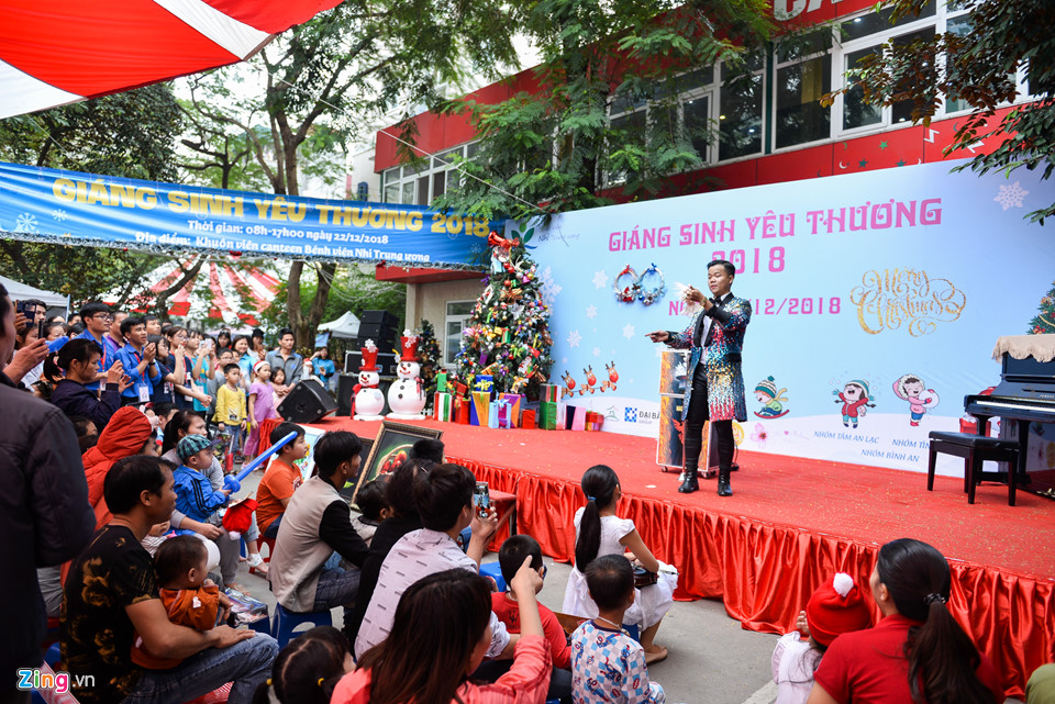 Giáng sinh của những em bé trong bệnh viện