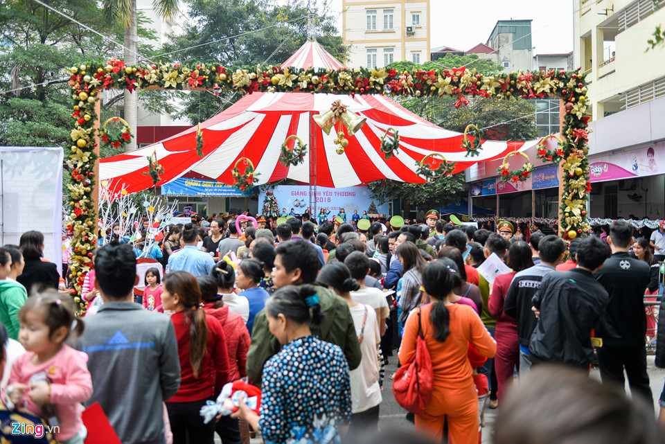 Giáng sinh của những em bé trong bệnh viện