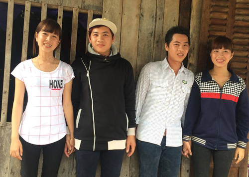 Anh em sinh đôi lấy chị em sinh đôi ở Cà Mau đẻ con giống nhau