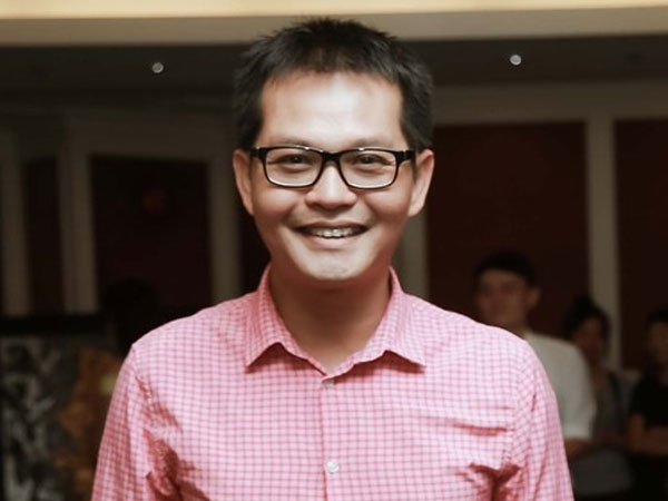 Diễn viên Trung Hiếu báo tin cưới vợ khi sắp bước sang tuổi 50, lộ diện bà xã tương lai