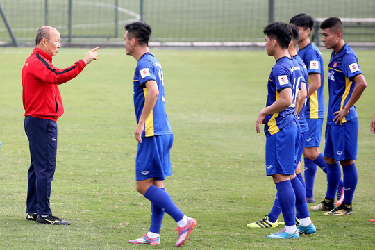 Bán 6.000 vé trực tiếp cho người hâm mộ xem trận Việt Nam - Triều Tiên