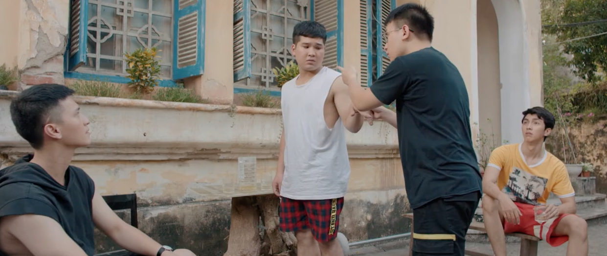 Nụ hôn đầu tiên của cặp đôi An - Phi Chạy Trốn Thanh Xuân diễn ra một cách... lãng nhách thế này đây