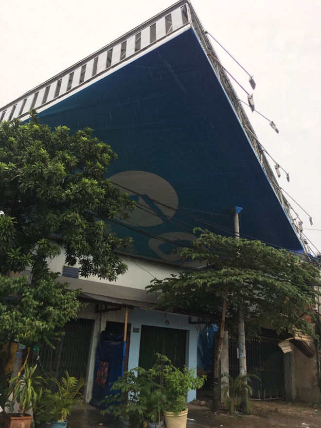 Những tai nạn từ trên trời rơi xuống khiến người dân khiếp đảm