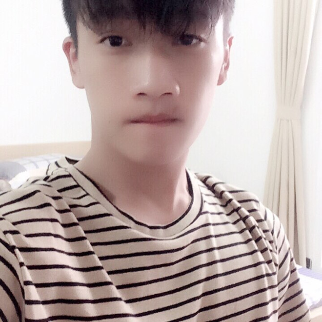 Tân binh tuyển Việt Nam cao 1,83 m, được dân mạng khen đẹp trai