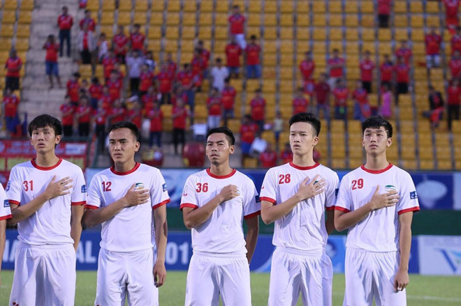 Tân binh tuyển Việt Nam cao 1,83 m, được dân mạng khen đẹp trai