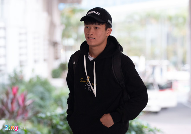 Tân binh tuyển Việt Nam cao 1,83 m, được dân mạng khen đẹp trai