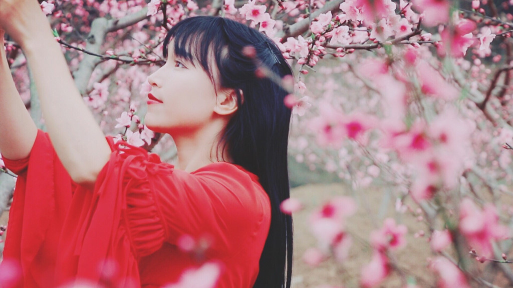 Tiên nữ đồng quê Trung Quốc bỏ học năm 14 tuổi, từng làm DJ quán bar