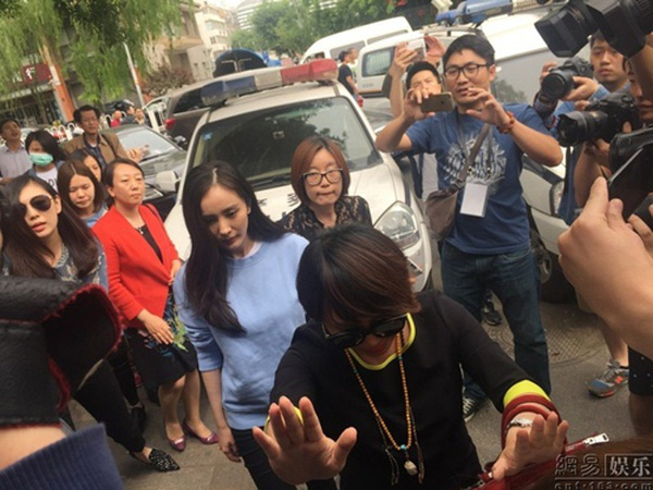 Dương Mịch - Khải Uy ly hôn: Cái kết được đoán trước sau ồn ào chồng ngoại tình, vợ cả năm không gặp con gái