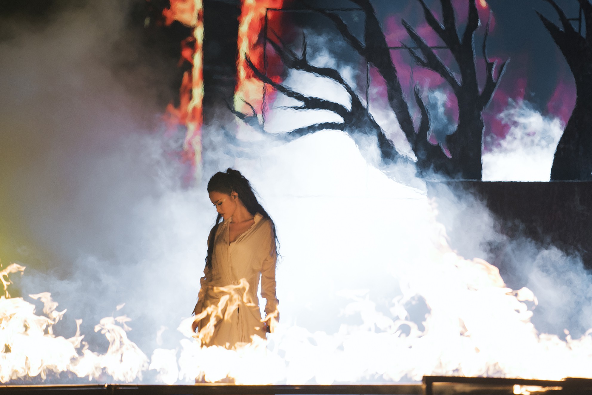 Chùm ảnh đẹp trong liveshow Ten On Ten của Đông Nhi: Xứng đáng là đêm diễn đỉnh nhất Việt Nam năm 2018!