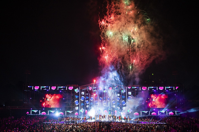 Chùm ảnh đẹp trong liveshow Ten On Ten của Đông Nhi: Xứng đáng là đêm diễn đỉnh nhất Việt Nam năm 2018!