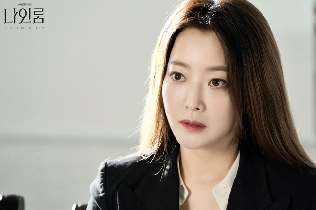 Cuộc chiến các chị đại màn ảnh Hàn 2018: Ai được tung hô rầm rộ, ai bị chê mờ nhạt không xứng đáng?