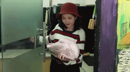 Đón Noel kiểu thánh ăn Tiểu Dã: Phá hẳn 2 cái tủ để làm lò nướng và lò sưởi