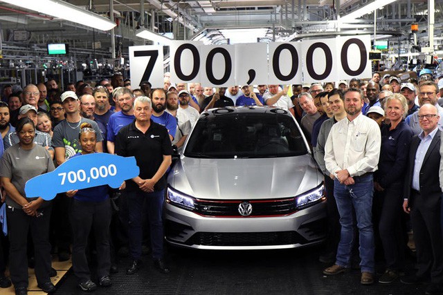 Không chỉ Việt Nam, cả thế giới cũng đang cuồng xe sedan của Nhật Bản