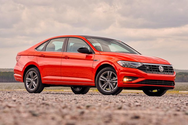 Không chỉ Việt Nam, cả thế giới cũng đang cuồng xe sedan của Nhật Bản